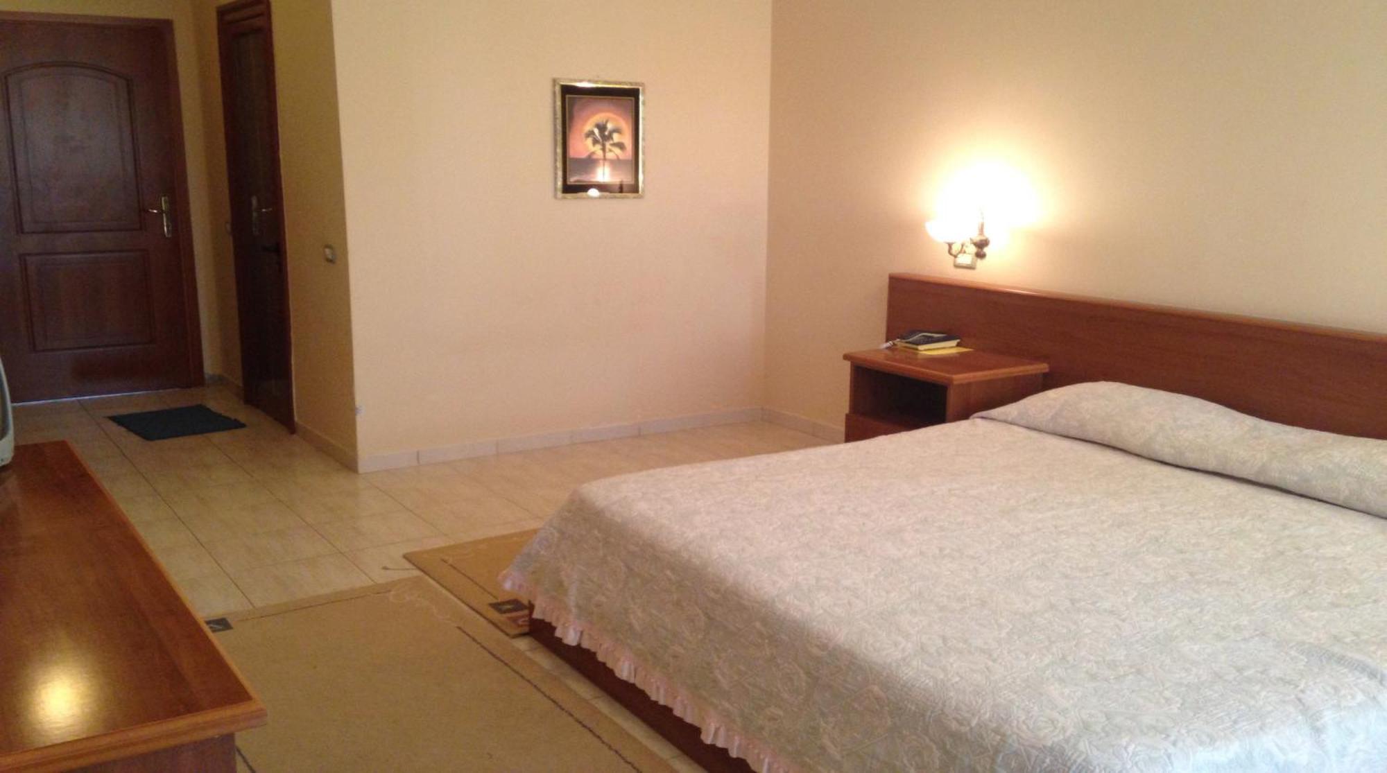 Akropoli Hotel Kryemëdhej